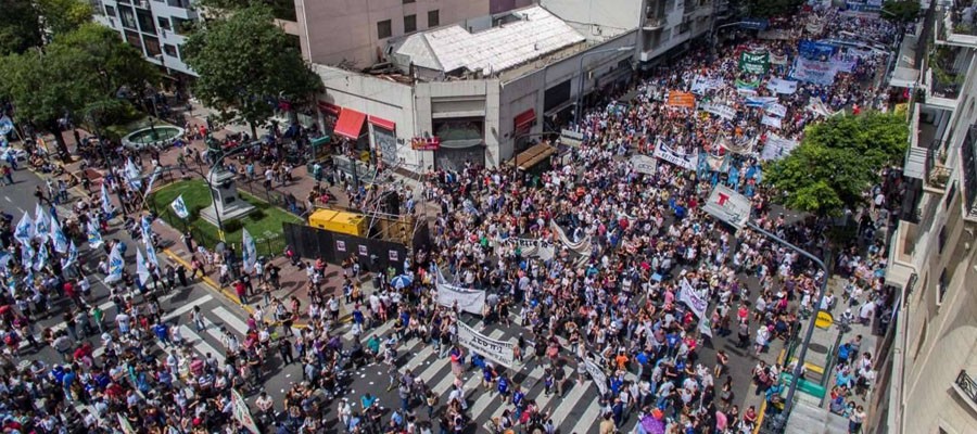 Recomendaciones  para asistir a una protesta: lanzan una guía sobre tecnologías de vigilancia | Actualidad