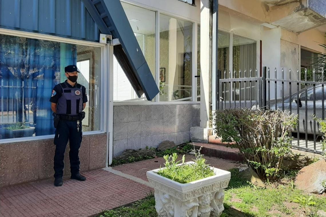 Un hombre murió tras asomar su cabeza por el hueco de la puerta de un ascensor | Actualidad