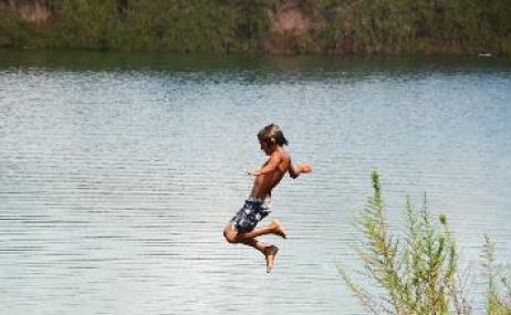 Con talleres para niños y niñas, buscan concientizar sobre el peligro de querer nadar en tosqueras | Actualidad