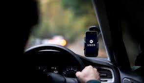 El pedido de auxilio de una chica que se arrojó de un auto en movimiento en la autopista: "El Uber me está secuestrando" | Actualidad