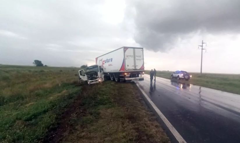 Espectacular despiste de un camión en una ruta de Córdoba | Actualidad