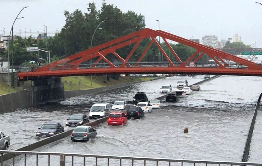 Importantes inundaciones en la ciudad y provincia de Buenos Aires por las lluvias | Actualidad