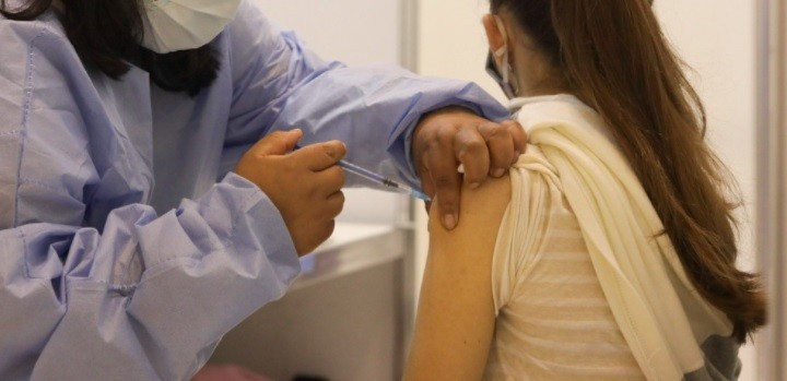 Gobierno bonaerense anunció vacunación libre para mayores de 3 años y tercera dosis para personal de salud | Actualidad