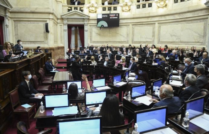 Última semana con mayoría: el oficialismo avanza en el Senado más de 100 decretos | Política