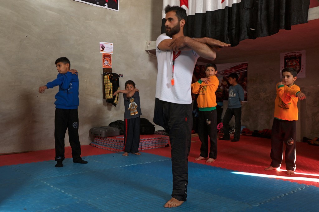 Un maestro amputado enseña kung-fu con una sola pierna | Internacionales