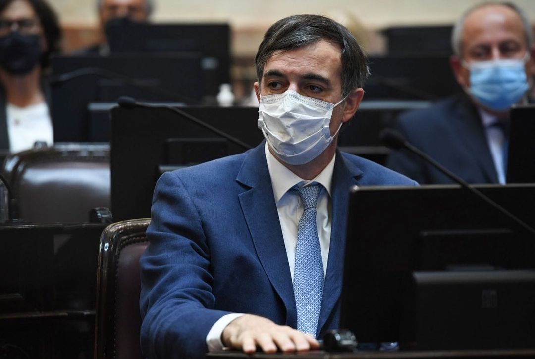 Esteban Bullrich: "Tengo que renunciar a mi banca de senador para dedicarme a mi familia y la ELA" | Política