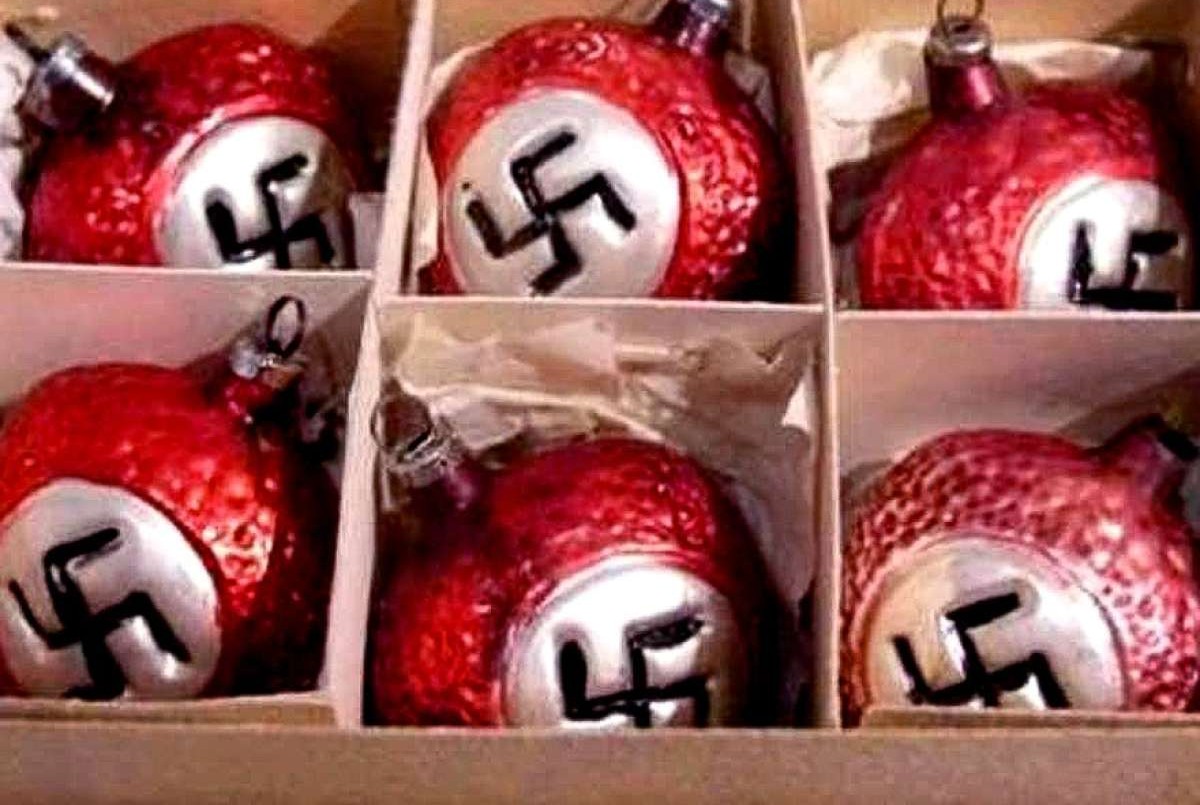 La policía alemana incauta adornos navideños con símbolos nazis | Internacionales
