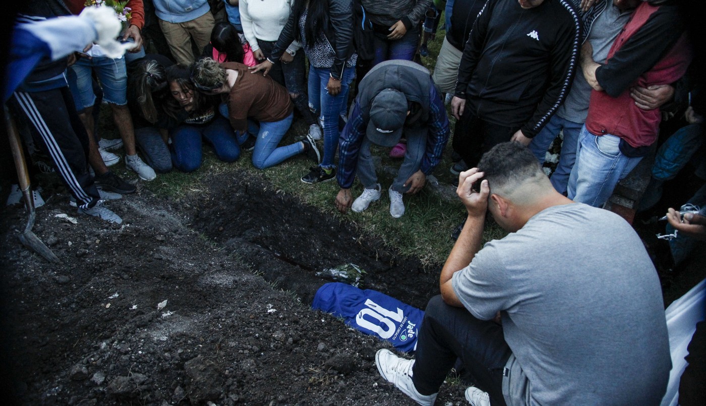 Último adiós a Luciano Olivera, el joven de 16 años asesinado por un policía en Miramar | Actualidad