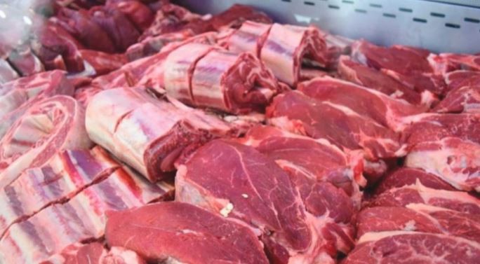 Acuerdan aumentar la oferta y bajar los precios de cinco cortes de carne vacuna durante las fiestas | Economía