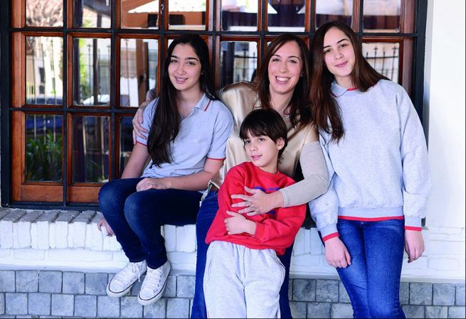 Vidal fue de urgencia al hospital público y le agradeció al personal con una carta | Política