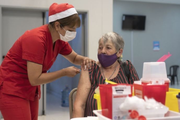 Cuáles son las provincias que ya habilitaron el refuerzo de la vacuna contra el coronavirus a los cuatro meses | Actualidad