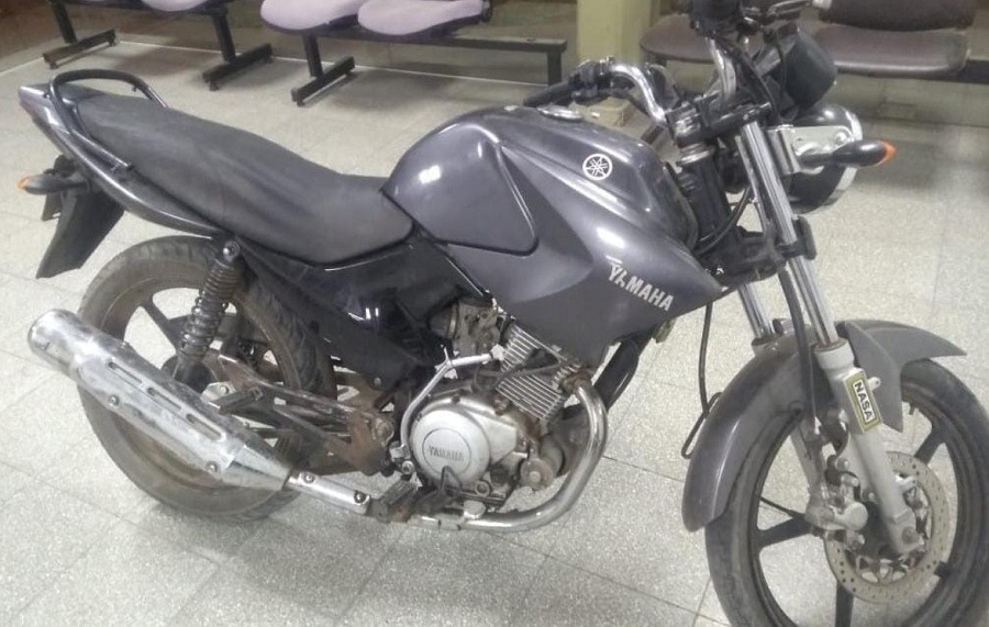 Entregó a su hija adolescente a la policía por robar una moto | Actualidad