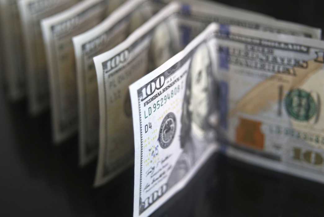 El dólar sigue subiendo: llegó a $210 y marca un nuevo récord | Economía