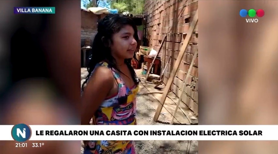 La historia de Iris: alumna premiada que estudia para sacar a su familia de la miseria | Actualidad