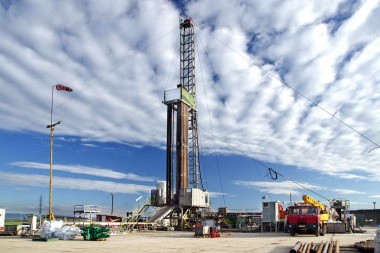 YPF entrega copias del contrato con Chevron | Política