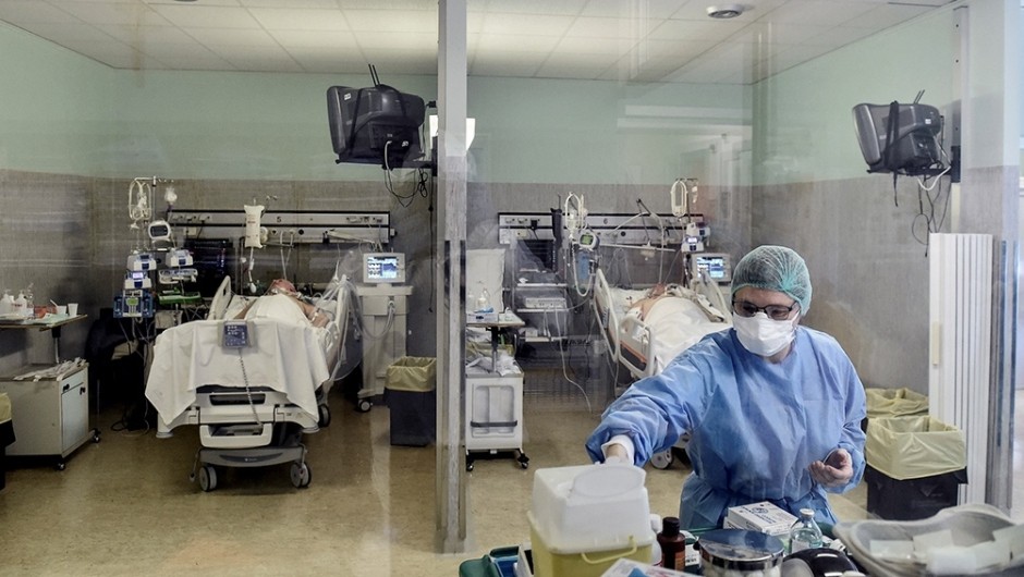 La OMS advirtió que el "tsunami" de casos de coronavirus aumenta la tensión sobre los sistemas sanitarios en el mundo | Internacionales