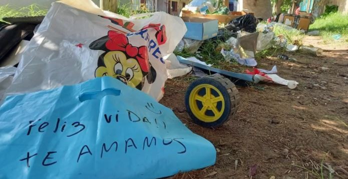 Tiraron los juguetes de Lucio Dupuy a la calle y se los llevaron | Actualidad