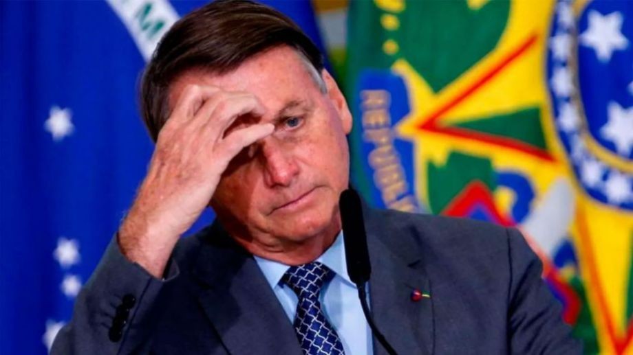 Internaron de urgencia a Bolsonaro por una posible obstrucción intestinal | Internacionales