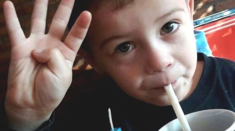 Un video muestra cómo la madre de Lucio Dupuy oculta el llanto de su hijo con reguetón | Actualidad