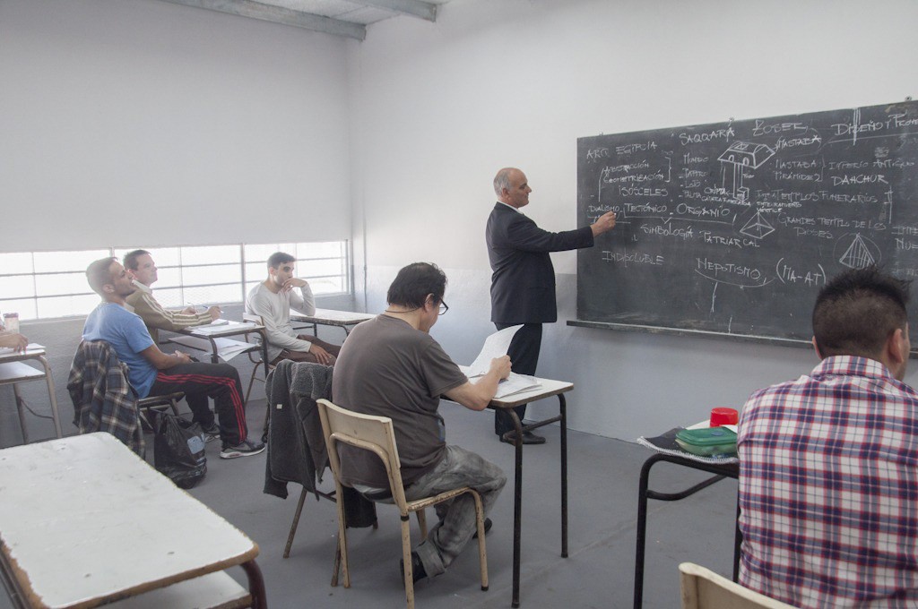 El Gobierno destinará 1000 millones a las cárceles para que tengan Internet | Actualidad