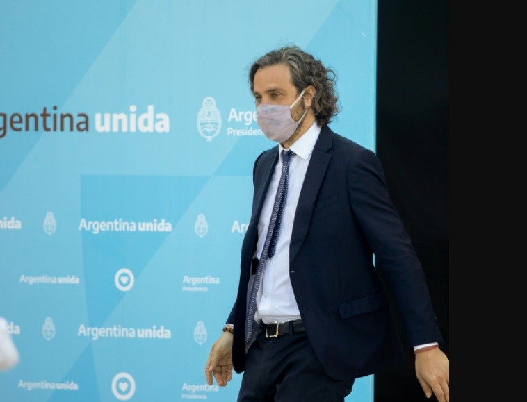 Cafiero está aislado por contacto estrecho de covid, en la previa de un viaje clave a EE.UU. | Política