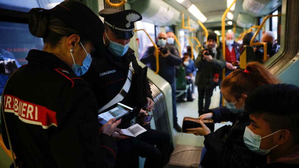 Italia reportó un nuevo récord de contagios diarios de coronavirus con casi 230 mil casos | Internacionales