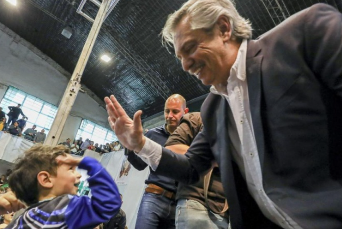 El Presidente lanza la Campaña Nacional de Vacunación para la presencialidad plena en escuelas | Política