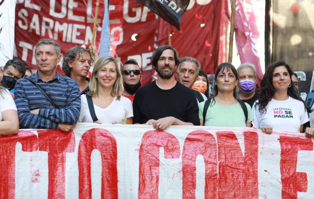 La Izquierda se movilizó contra los pagos al Fondo: "Las estafas no se pagan" | Actualidad