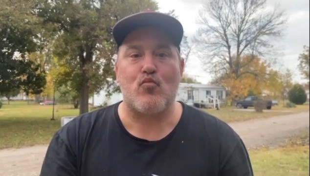 Desopilante: un mago consiguió sacar por su ojo un caramelo que había ingerido por la boca | Internacionales