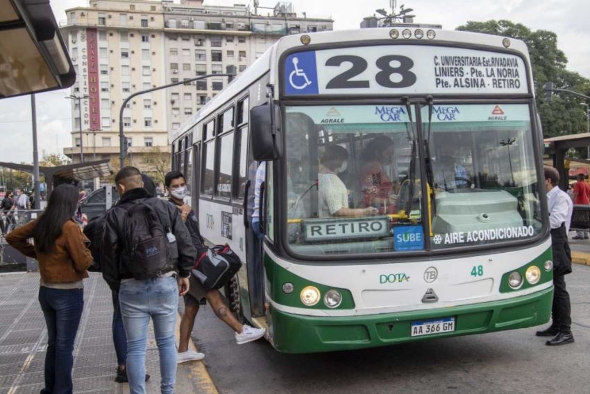 En medio de la disputa con la Ciudad, el Gobierno destinó $9.600 millones al transporte público del interior | Política