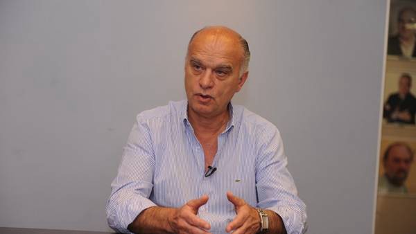 Grindetti admite participación en empresa offshore pero desconoce cuenta en Suiza | Política