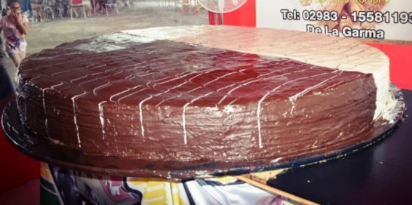 Preparan un alfajor de 600 kilos como atractivo turístico en un pueblo bonaerense | Actualidad