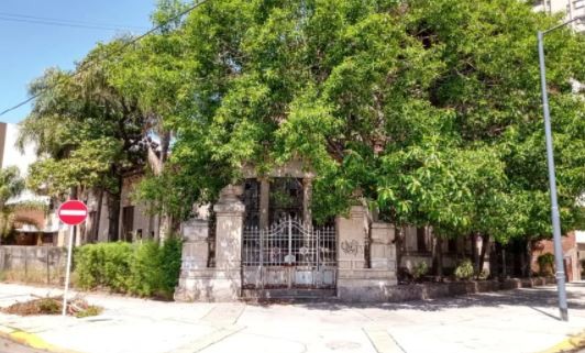 Vecinos de Villa Devoto intentan salvar una casona en ruinas que perteneció a Beiró | Actualidad