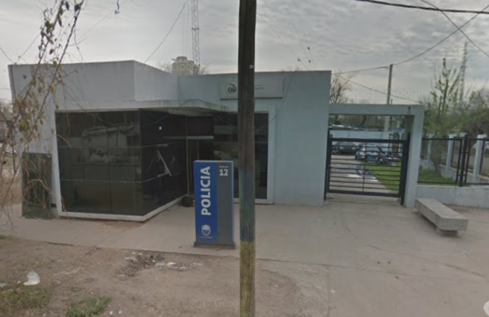 Sigue la violencia en Rosario: atacaron a balazos una comisaría y un patrullero | Actualidad