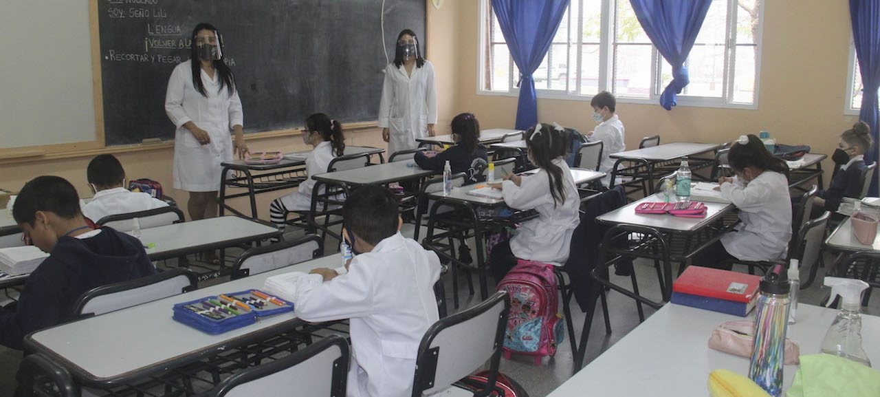 Unos 800.000 alumnos vuelven a clases en CABA y Mendoza | Actualidad