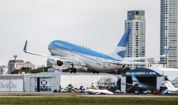 Controladores aéreos retoman medidas gremiales y podría haber demoras en los vuelos hasta el jueves | Actualidad