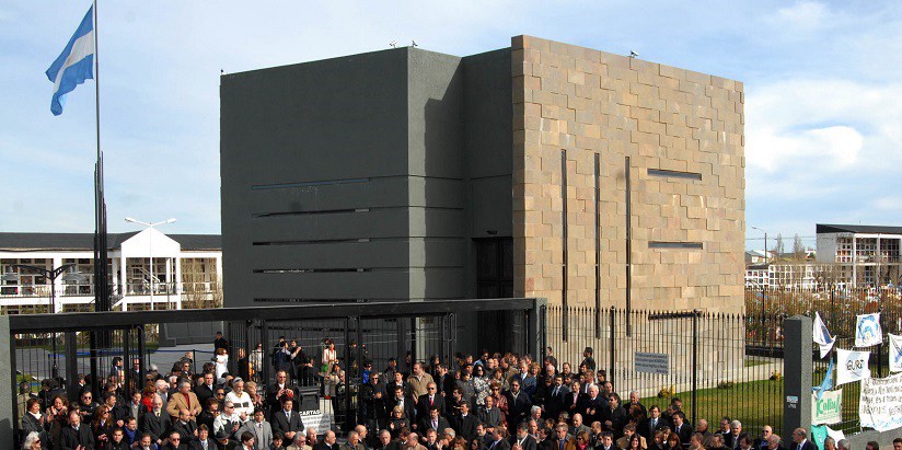 Allanan oficinas del gobierno de Santa Cruz por el mausoleo de Néstor Kirchner | Política