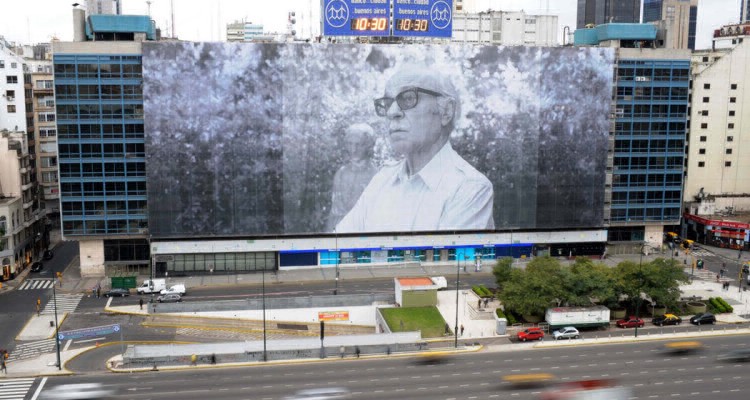 El Edificio del Plata fue subastado en más de 68 millones de dólares | Política
