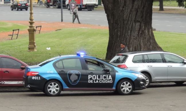 Asesinan a un joven de 18 años de una puñalada tras una discusión en el Parque Lezama | Actualidad