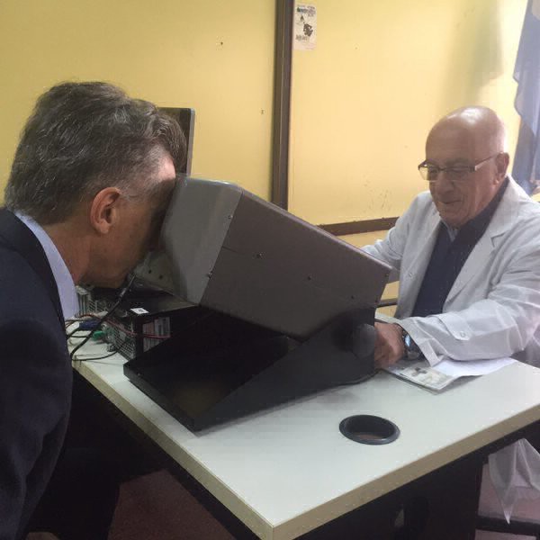Macri fue a sacar el registro | Política