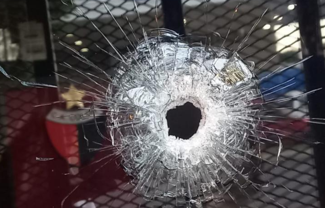 Volvieron a atacar a balazos la sede del club Colón | Deportes