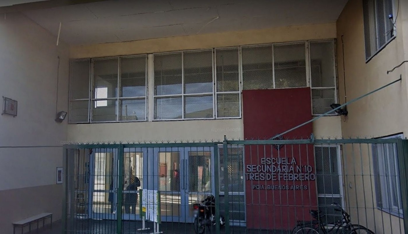 Reclaman la destitución de un profesor que pedía "algo a cambio" a alumnas para aprobarlas | Actualidad