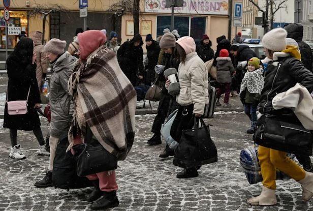 Unos 30.000 civiles fueron evacuados de Mariúpol a través de corredores humanitarios en la última semana | Internacionales