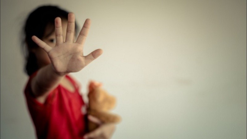 Detuvieron a una mujer por abusar sexualmente de su hija de 10 años: el estremecedor relato de la nena | Actualidad