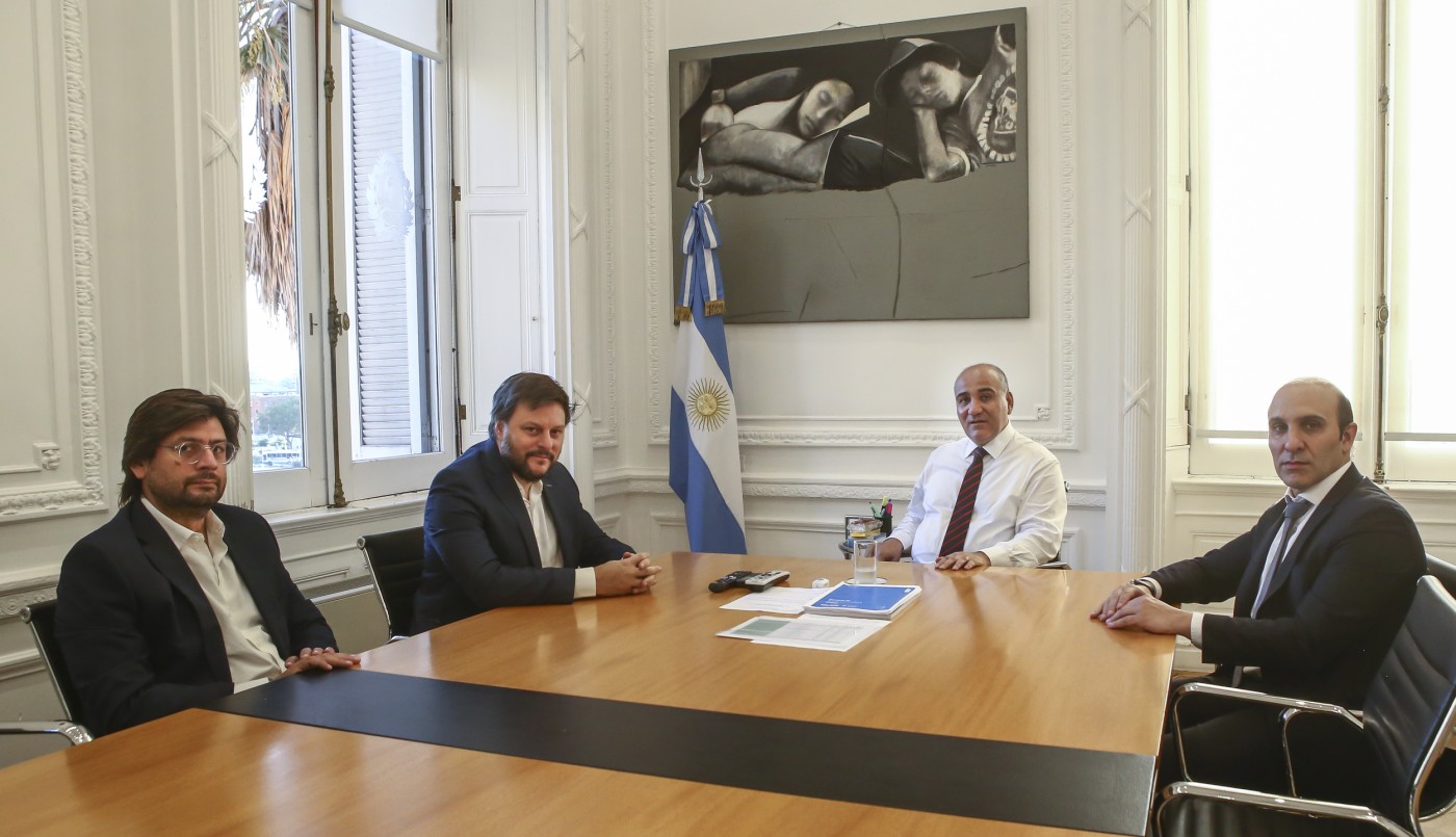 Manzur recibió a Santoro tras las críticas de Máximo Kirchner a los porteños | Política