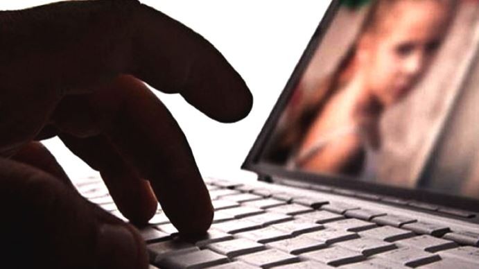 Detuvieron a un pedófilo que traficaba videos e imágenes de sus sobrinos: le encontraron 195 mil archivos | Internacionales