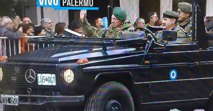 Aldo Rico, tras participar en el desfile del Bicentenario: "Hay otro espíritu, ojalá Macri lo puede aprovechar" | Política