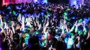 Encontró a una joven borracha en la calle y tomó una decisión que se viralizó | Actualidad