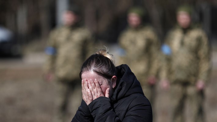 La dramática estrategia de mujeres ucranianas para no ser violadas por soldados rusos | Internacionales