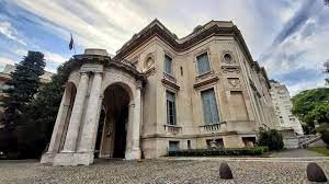 Robaron 20 piezas del Museo de Arte Decorativo: suspendieron al director y hay una intervención | Actualidad